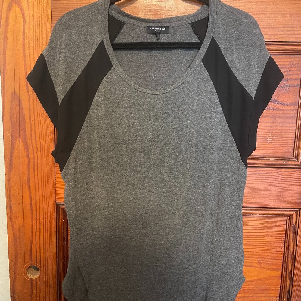 Kenneth Cole New York Women's Gray Short Sleeve Tee T Shirt Size Medium Classic